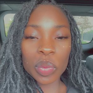 Meet your Posher, Akera